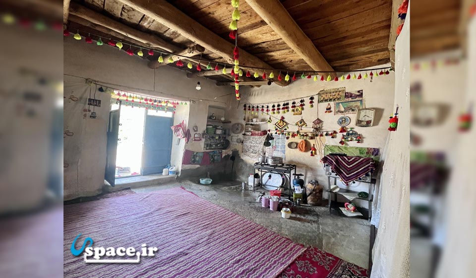 نمای داخلی اتاق چنار اقامتگاه بوم گردی بلیط کهن - کوهرنگ - روستای سرآقا سید